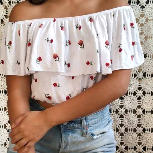 Forever 21 off the shoulder white crop top - Picture 2 of 5
